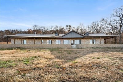 /international/us/16027-trapp-hill-road-west-fork-ar-110109115487/