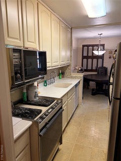 /international/us/84-29-153rd-avenue-howard-beach-ny-110104931332/