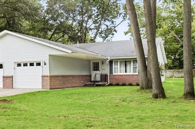 /international/us/3948-butternut-court-port-huron-al-110119913451/
