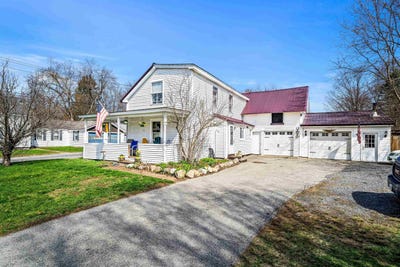 /international/us/1-border-street-milford-nh-110107316576/
