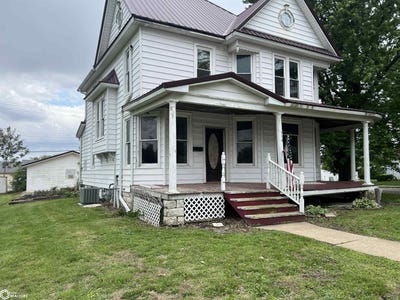/international/us/1110-oak-street-hamilton-il-110107785960/