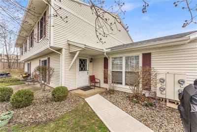 /international/us/10446-independence-drive-north-royalton-oh-110106851972/