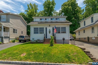 /international/us/24-robertson-road-west-orange-nj-110108450473/