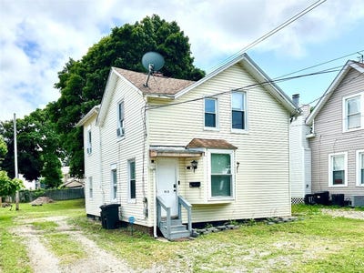 /international/us/915-w-2nd-street-erie-pa-110100996361/