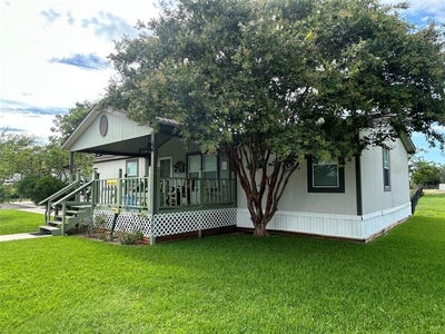 /international/us/506-w-second-street-w-goldthwaite-tx-110099925403/