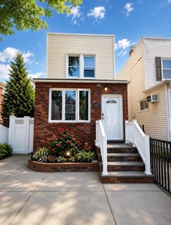 /international/us/7221-66th-drive-middle-village-ny-110108298412/