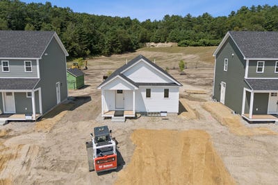 /international/us/5-feldspar-lane-cumberland-me-110099140417/