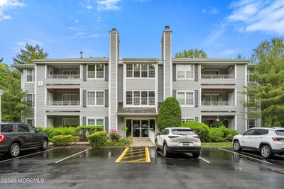 /international/us/102-raintree-court-helmetta-nj-110100051535/