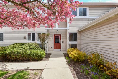 /international/us/769-w-puetz-rd-oak-creek-wi-110108549784/