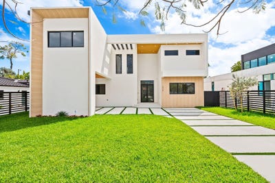 /international/us/2324-sw-26th-street-miami-fl-110107280993/