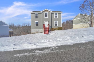 /international/us/111-prairie-view-lane-pembroke-va-110105425919/