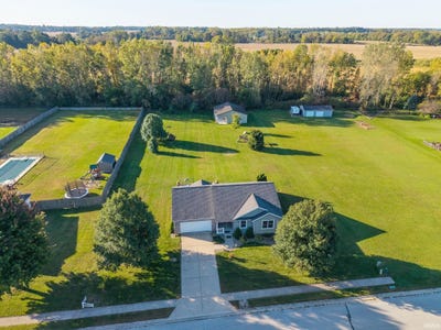 /international/us/18190-scarborough-lane-goshen-in-110120409289/
