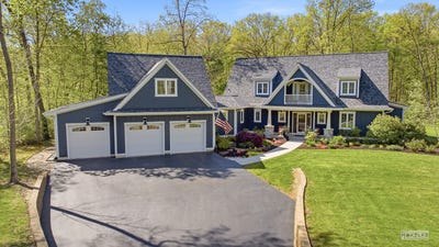 /international/us/38-woodland-drive-yorkville-il-110107854128/