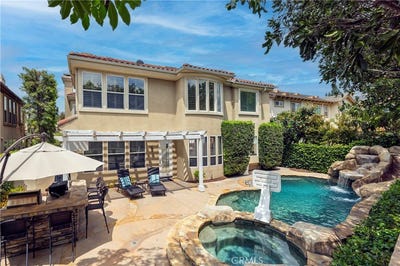 /international/us/10-spring-irvine-ca-110099404293/
