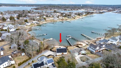 /international/us/8-pine-tree-drive-wareham-ma-110106756206/
