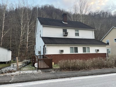/international/us/249-w-main-street-lynch-ky-110104924342/