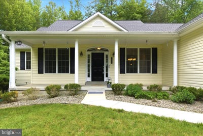/international/us/16447-swans-rest-place-hughesville-md-110108380683/