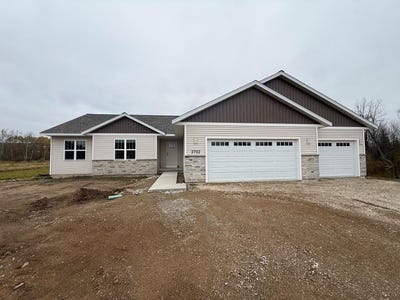 /international/us/3702-green-pastures-lane-weston-wi-110109196915/
