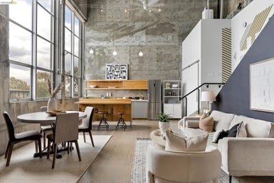 /international/us/3240-peralta-oakland-ca-110108378164/