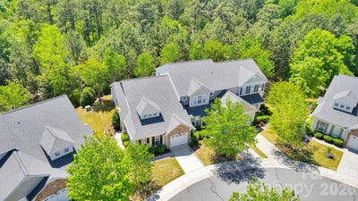/international/us/602-pine-links-drive-tega-cay-sc-110107409089/