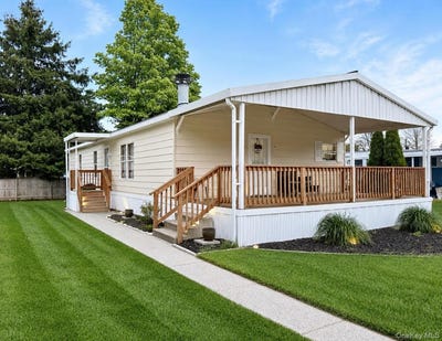 /international/us/wappingers-falls-ny-110108300639/