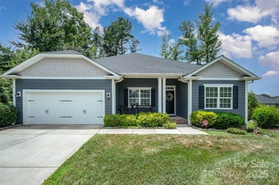 /international/us/7718-village-parkway-locust-nc-110100677556/