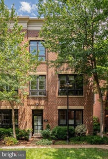 /international/us/729-n-fayette-street-alexandria-va-110108856249/