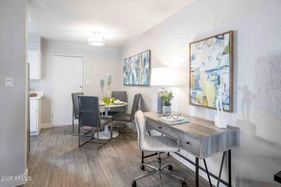 /international/us/2627-n-45th-avenue-phoenix-az-110107795318/