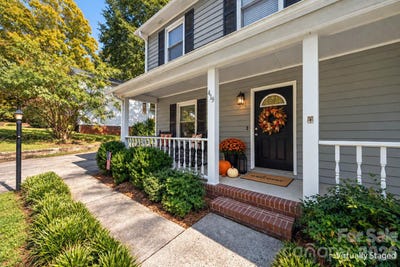 /international/us/419-holly-drive-belmont-nc-110120464086/