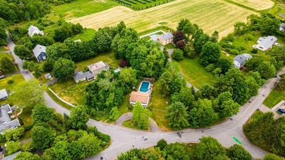 /international/us/419-pearl-hill-road-fitchburg-ma-110108471662/