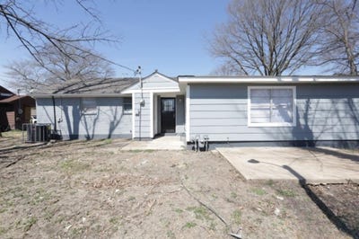 /international/us/2501-gathings-drive-west-memphis-ar-110101241524/