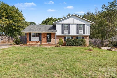 /international/us/206-king-henry-lane-gastonia-nc-110120123607/