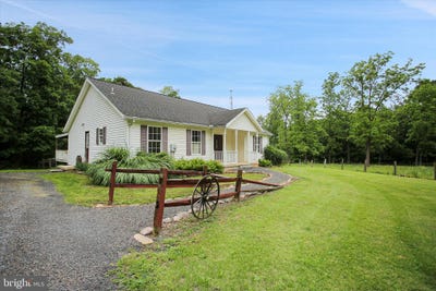 /international/us/89-stony-lane-newburg-pa-110108335357/