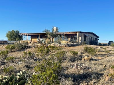 /international/us/1998-nodeerhere-rd-terlingua-tx-110104502880/