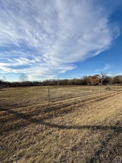 /international/us/21347-s-auburn-rd-osage-city-ks-110105524121/
