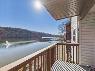 /international/us/2529-state-hwy-176-rockaway-beach-mo-110107780873/