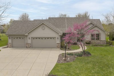 /international/us/2649-oak-knoll-dr-jackson-wi-110107716689/