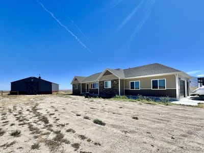 /international/us/625-sun-valley-road-spring-creek-nv-110109449512/