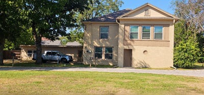 /international/us/2615-n-elm-street-denton-tx-110120537201/