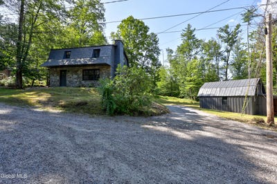 /international/us/26-gage-hill-drive-lake-luzerne-ny-110109842542/