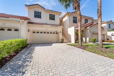 /international/us/9215-wentworth-lane-port-saint-lucie-fl-110100852362/