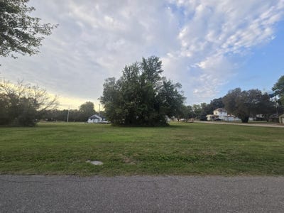 /international/us/ames-lot-5-winfield-ks-110106209514/