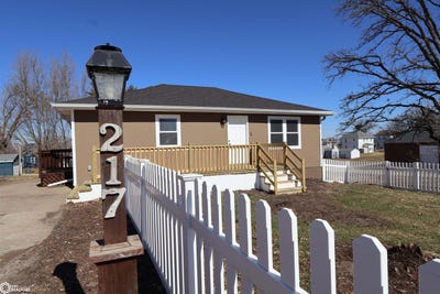 /international/us/217-7th-street-gladbrook-ia-110106308565/