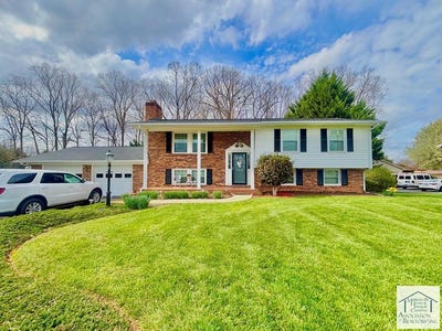/international/us/260-oxford-dr-martinsville-va-110106434190/