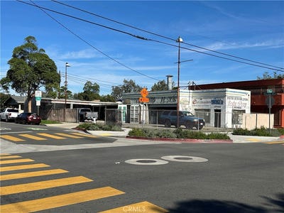 /international/us/1429-w-5th-santa-ana-ca-110106449936/