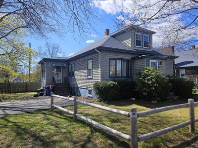 /international/us/1421-morton-ave-new-bedford-ma-110107631341/