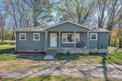 /international/us/10-patrick-road-fayetteville-tn-110099457396/