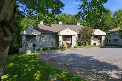 /international/us/1503-abbey-circle-asheville-nc-110119441769/
