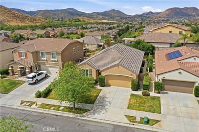 /international/us/34343-blossoms-lake-elsinore-ca-110108737799/