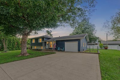 /international/us/210-brookview-drive-farmer-city-il-110108906186/
